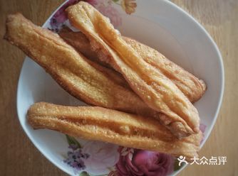 今天早餐炸油条，用泡打粉版的油条方子，下次尝试酵母版