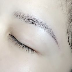 -一个差评成就的纹眉店