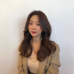 -变画·发型STUDIO