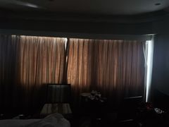 -曼谷湄南河畔华美达广场酒店