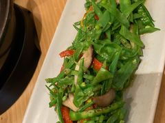 五彩花菇荷兰豆-云海肴·汽锅鸡·云南代表菜(东坝金隅店)