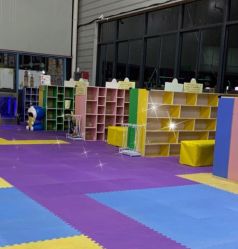 -趣玩空间蹦床乐园(临平旗舰店)