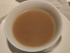 三果龙皇杏煲鸡汤半例-金悦轩海鲜酒家(南宁店)