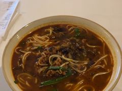 -粉八·云南米线·建水烧烤(常熟路店)