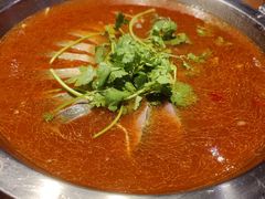 -野山舂·贵州现舂酸汤火锅(鸿通城店)