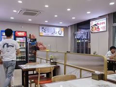 -馋嘴鸭快餐店
