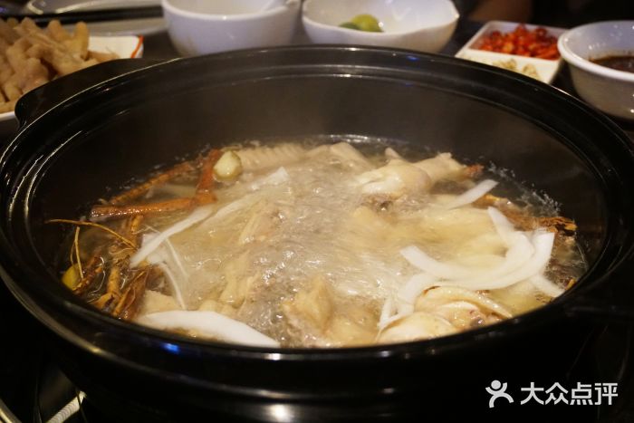 五指毛桃板栗椰子鸡