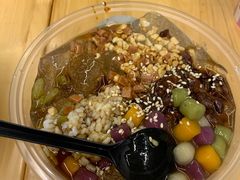 -拈签一笑黄牛肉辣卤串串