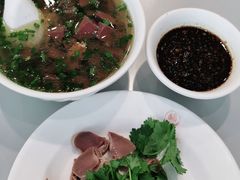 -月亮房·白斩鸡(娄山关路店)