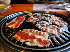 精品牛五花-唯成•韩国炭火烤肉 유성고기