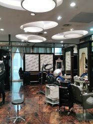 点击看大图 -八佰伴8008星级形象店