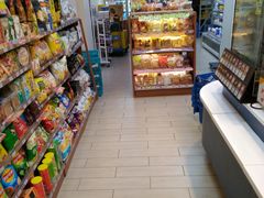 -全家便利店(宜山路站店)