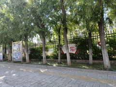 -秦皇岛市西港路小学