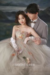 -雪中彩影婚纱摄影·微光艺术中心