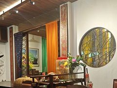 -Cuc Gach Quan Restaurant