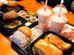 -The Habit Burger Grill 哈比特汉堡(复兴soho店)