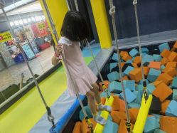 -蹦贝运动中心·蹦床·攀岩·闯关(龙岗店)