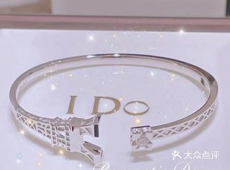 春水初生,春林初盛,春风十里不如你 我看过很多誓词听