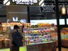 -周黑鸭(地铁虹桥火车站店)