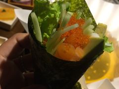三文鱼牛油果沙拉手卷-蟹将军·松叶蟹和牛日料放题自助(K11店)