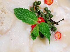 酸汤煮嫩滑鱼片-小大董·烤鸭(观景餐厅·南京西路店)