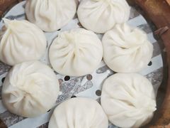 -莱莱小笼·乔艾