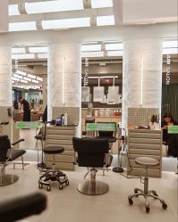 -Z.X HAIR SALON张新美业