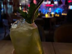 -FOUR PLAY BAR