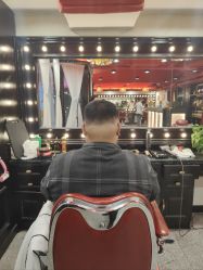 -东方先生国潮男士理发馆