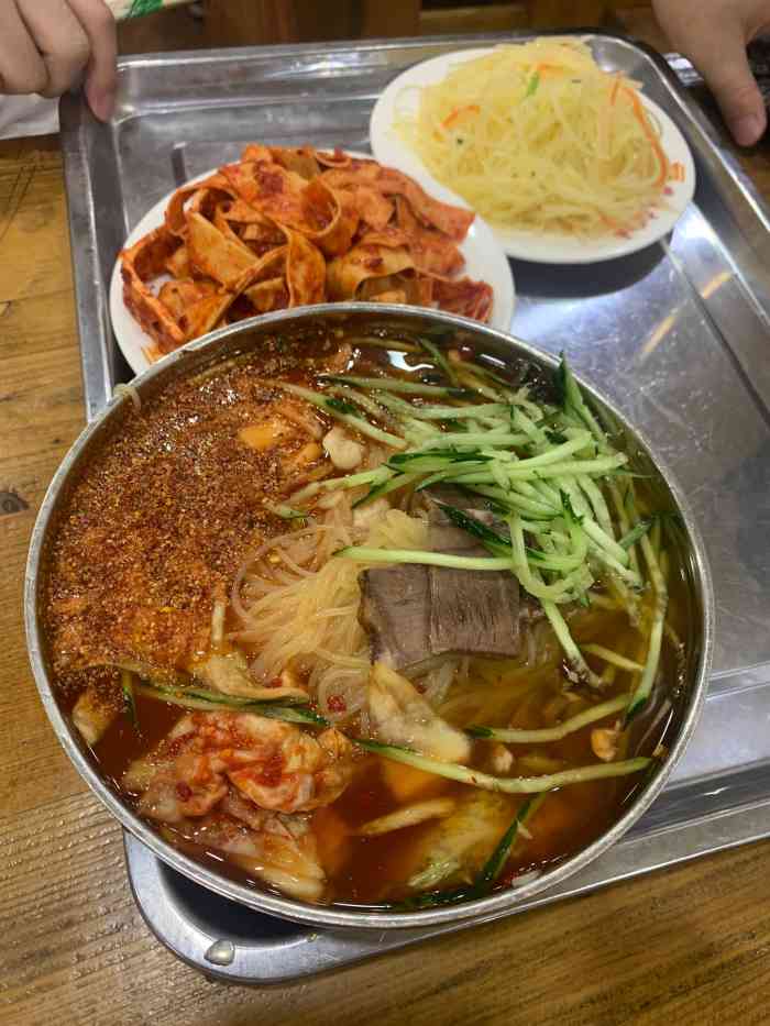 顺通大冷面(总店)-"停车位比较少 停车费劲 我都是打包回来吃.