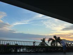 -日落吧·海景咖啡厅·餐酒吧·鸡尾酒·下午茶·乐队表演·浪漫夕阳·三亚文华东方酒店