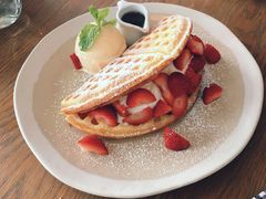 -ROAST coffee & eatery