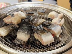 -围炉肉舍•炭烤活鳗•丹东海鲜烤肉(步行街店)