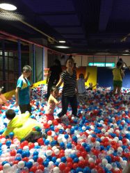 空中球池-兔子坡亲子儿童乐园(东方商厦店)