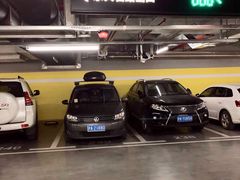 -白玉兰广场停车场