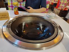 -人民公社铁锅炖·东北菜(卫国道店)