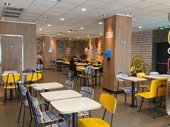 用餐区-麦当劳(莘松路芭比伦DT店)