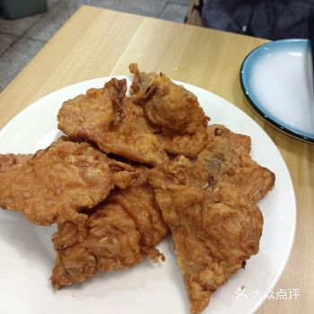 关于青岛美食 印象最深的就是“鲜香脆嫩”的鲁菜了