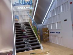 -SKECHERS 斯凯奇(上海国际时尚中心店)