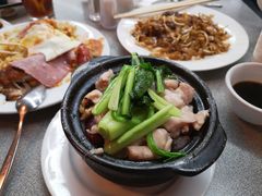 冬菇滑鸡腊肠煲仔饭-甜甜咖啡屋