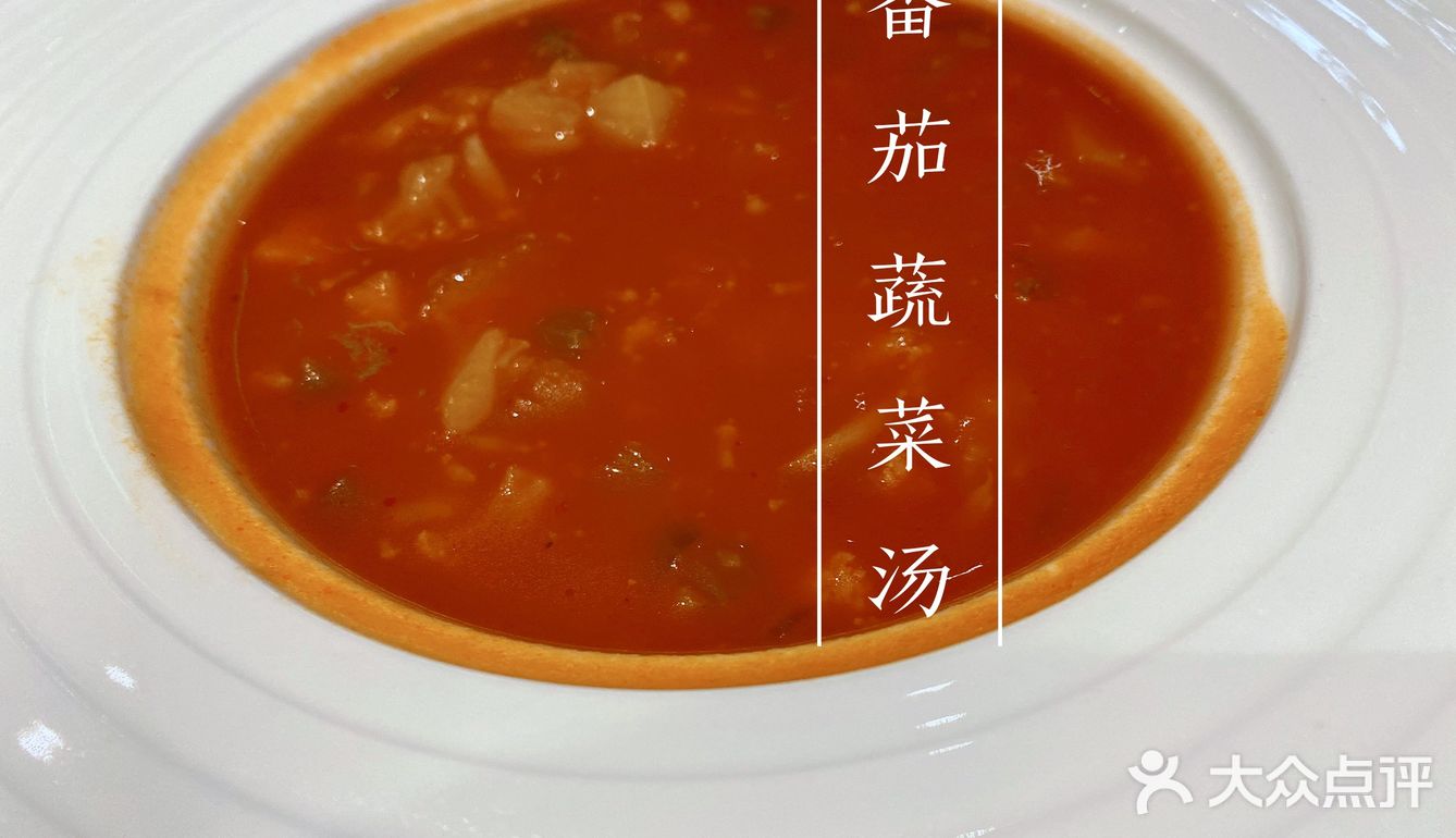 门口有吧台调制饮品酒水，有种酒吧的感觉