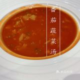 门口有吧台调制饮品酒水，有种酒吧的感觉