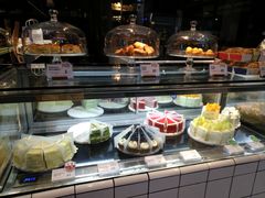 面包甜点陈列柜-黑草莓(重庆路店)