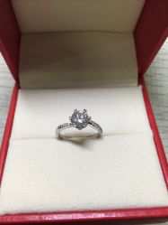 -威德钻石-克拉钻大本营(南京东路店)