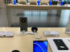 -华为授权体验店(中山公园来福士)