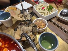 -左庭右院鲜牛肉火锅(金山万达店)