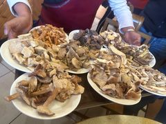 -东巴谷野生菌火锅餐厅