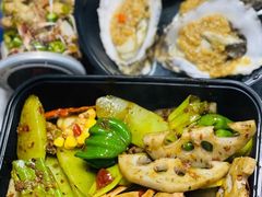 -臻鲜燕海鲜融合餐厅(金陵style店)