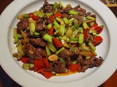 小炒黄牛肉-魏铭鱼头捞饭(晋阳路店)