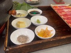 -围炉肉舍•炭烤活鳗•丹东海鲜烤肉(步行街店)